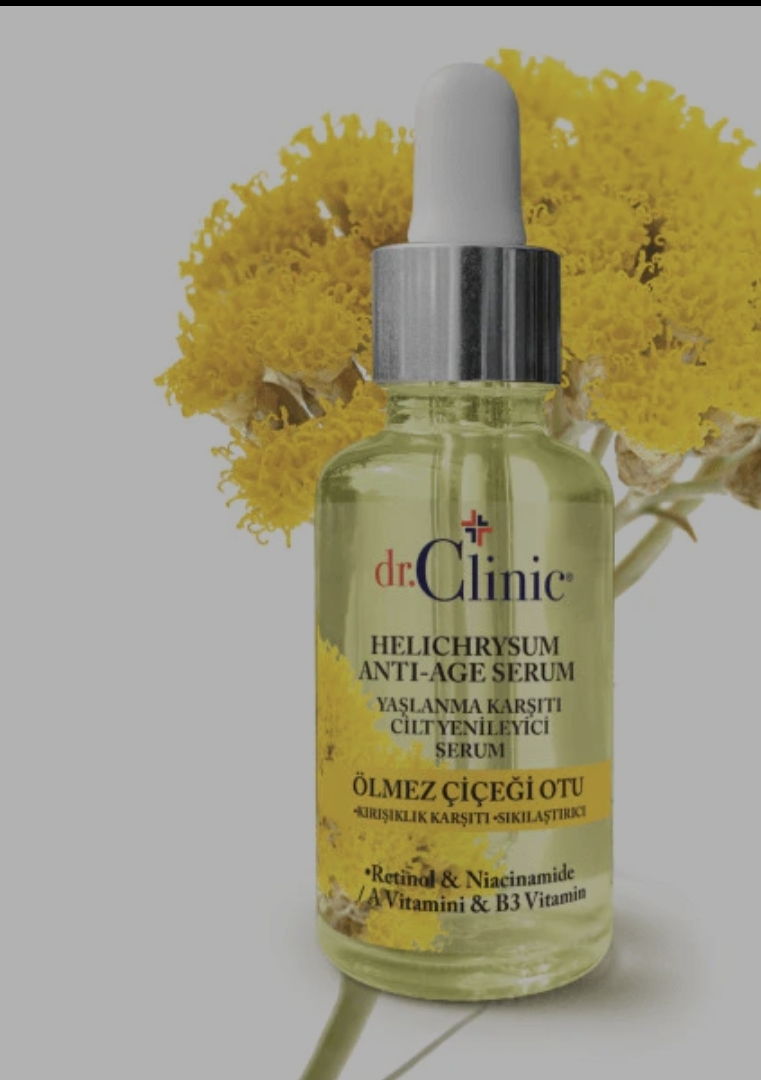 سيروم لتجديد البشرة من دكتور كلينيك بخلاصة عشبة الخلود